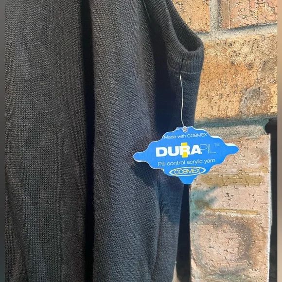 Durapil Zip-Up Sweater Vest - Picture 2 of 8